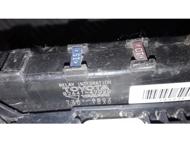   Pojistková skříňka 72818502, 821110DM70G   Toyota Yaris 2010