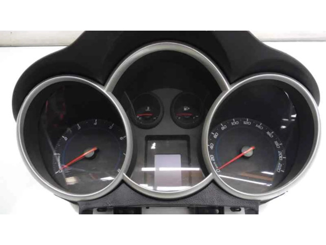 Přístrojová deska  Chevrolet Cruze 2013 95472850  