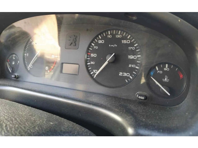 Přístrojová deska  Peugeot 406    