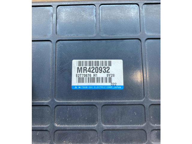 Řídící jednotka MR420932, E2T73676   Mitsubishi Space Runner 2000