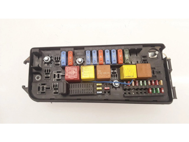 Блок предохранителей  13144709, 519066021   Opel Vectra C    