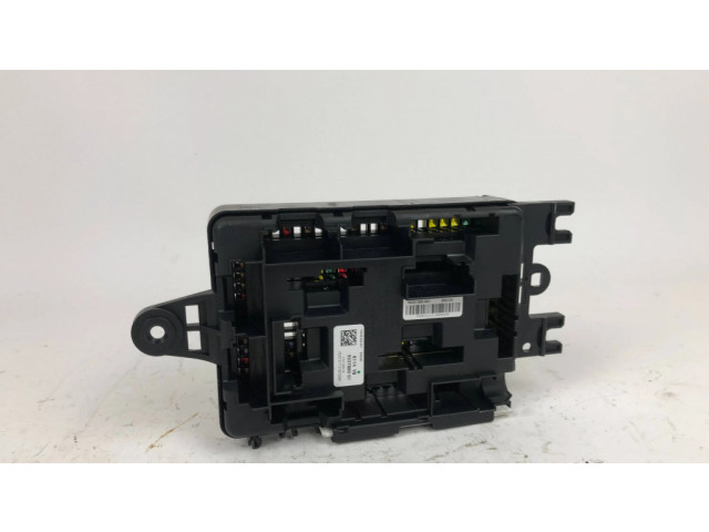 Блок предохранителей  9337884, 8D112013   BMW 3 GT F34    