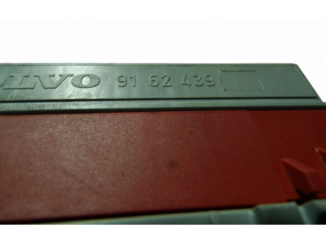   Pojistková skříňka 9162439   Volvo S80 2004