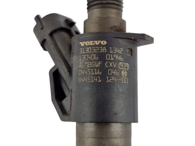 Vstřikovač 31303238, 0445116046   Volvo V60    D5204T7 