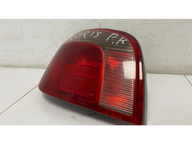 Задний фонарь левый 8155052130, 8156052020    Toyota Yaris   1999-2003 года