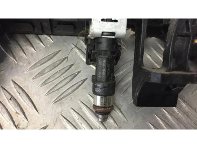 Vstřikovací lišta 8A669H487CB   Ford Fiesta  pro benzínový motor 1.2  