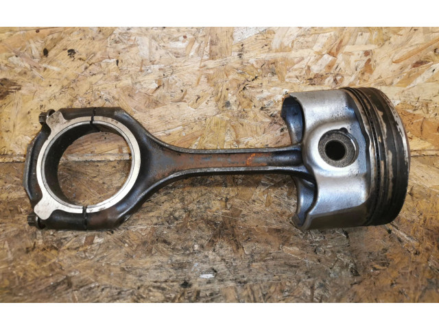 Píst A272, 0622701028   Mercedes-Benz C W203    272.920 