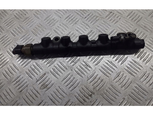 Топливная рампа 89458-12020   Toyota Corolla E120 E130  