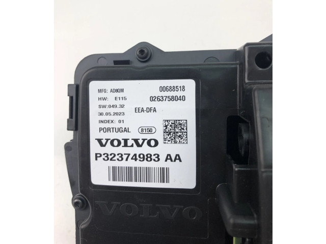 Přístrojová deska  Volvo XC40 2023 32374983AA  