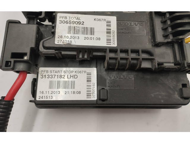   Pojistková skříňka 30659092, 31337182   Volvo V60 2011