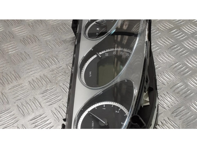 Přístrojová deska  Mercedes-Benz C W204 2011 A2049002105, A2C53369459  