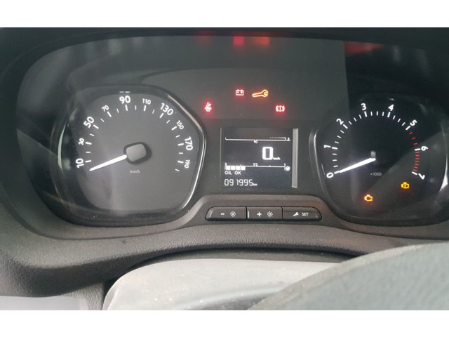 Přístrojová deska  Peugeot Expert 2016 9831168480  