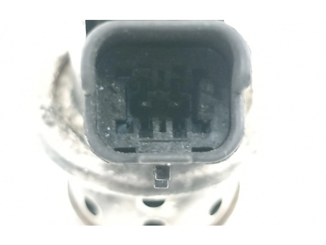 Vstřikovač 9813930180   Peugeot 3008 II    YH01 