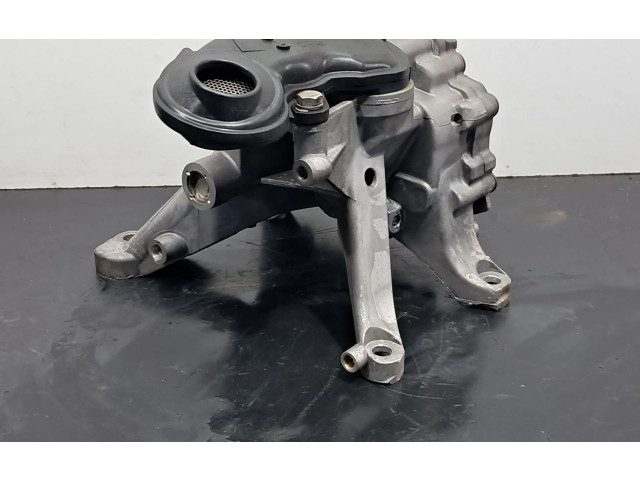 Масляный насос  B38 K15 A 11417637217, 11418513665  BMW i8 