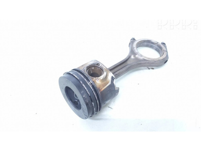 Píst 059AB   Audi A4 S4 B7 8E 8H  pro naftový motor 2.7 bpp 