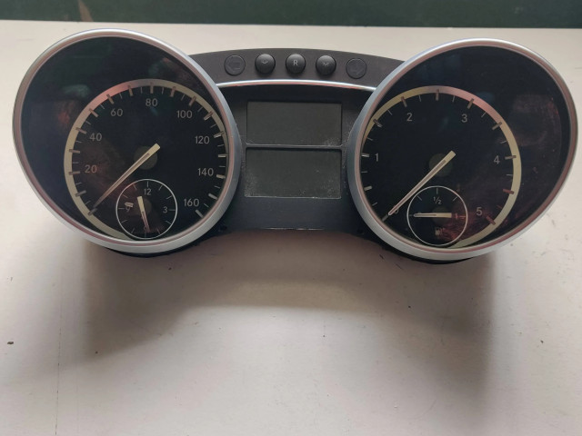 Přístrojová deska  Mercedes-Benz R W251 2011 A2C53361687, PA1649008400  
