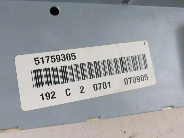   Pojistková skříňka 51755127   Fiat Stilo 2002