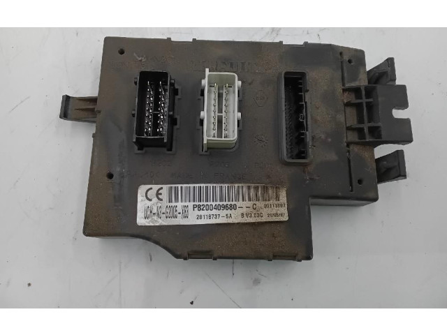 Блок управления P8200409680v   Renault Trafic II (X83)