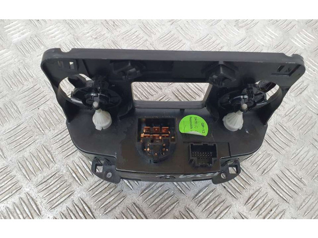 Блок управления климат-контролем 42359278, 557812715   Opel Karl