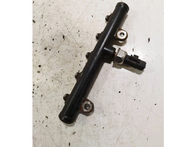Vstřikovací lišta 9681649580   Volvo V70     