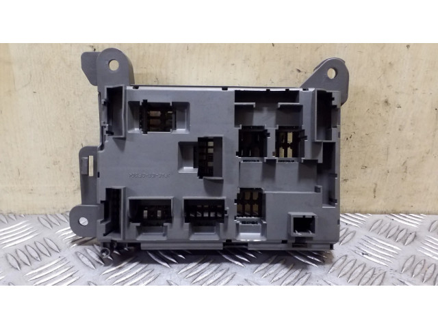   Pojistková skříňka 693168703, 518954020A   BMW X5 E70 2007