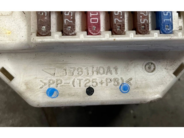 Блок предохранителей  1571H0A, 1791H0A1   Mitsubishi Colt    