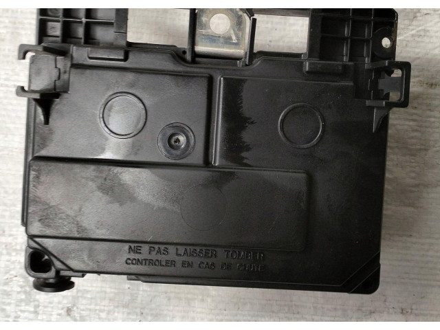 Ящик предохранителей (комплект)  9658070980   Citroen C6 