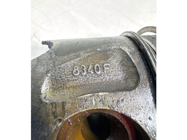 Píst 8340E   Mercedes-Benz ML W164    642.940 