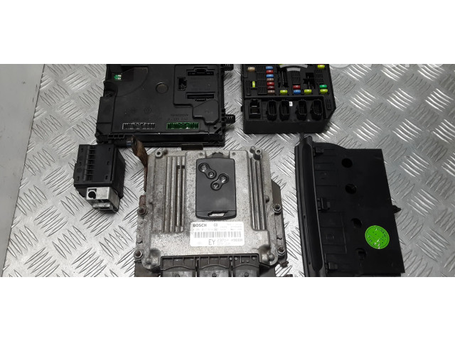 Комплект блоков управления 0281017614, 237100966R   Renault Latitude (L70)