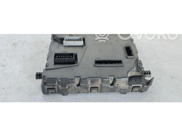   Pojistková skříňka 8200870483   Nissan Primera 2001