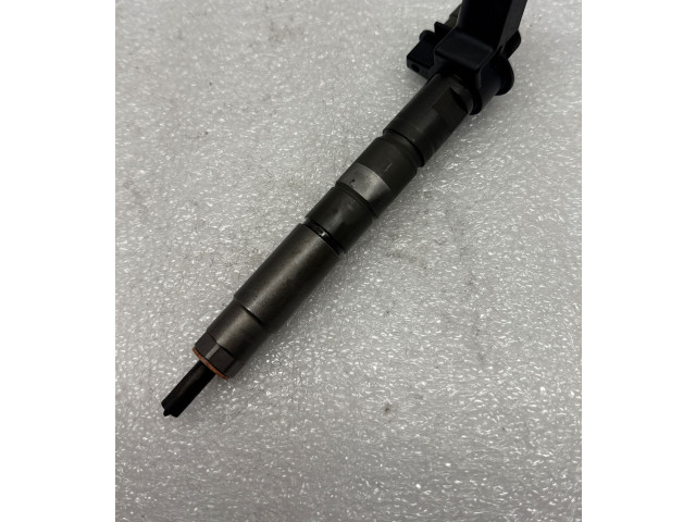 Форсунка 8514151    BMW 5 G30 G31   