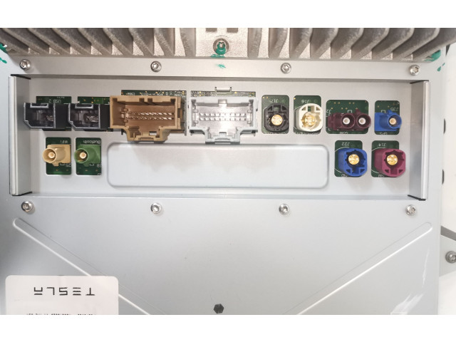 Дисплей    1045006-00-C, 1002294-00-H   Tesla Model X