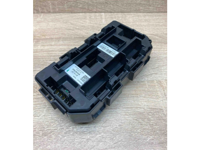   Pojistková skříňka 9224879, 10688710   BMW 1 F20 F21 2011