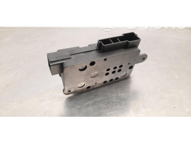 Блок предохранителей  8V0937548   Audi RS3    