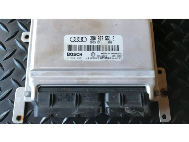 Блок управления двигателя 3B0907551E, 0261206124   Audi A8 S8 D2 4D