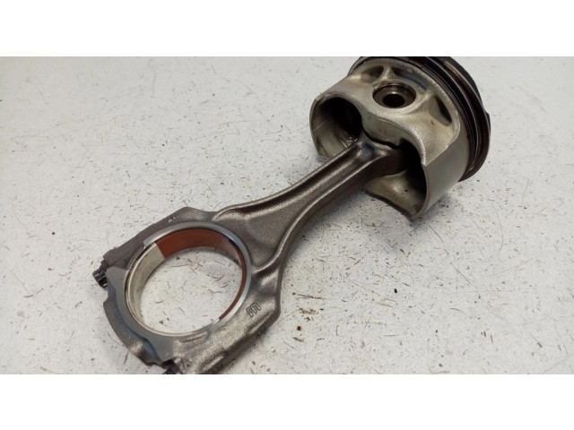  Поршень с шатуном N63 11257613626, 11257576475  BMW 5 F10 F11 для бензинового двигателя 5.0
