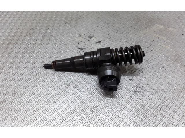 Vstřikovač 038130073AG   Volkswagen Touran I     