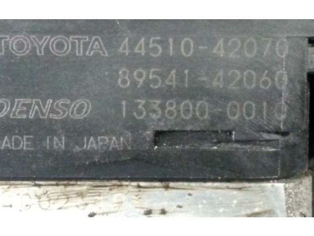 Jednotka ABS 4451042070, 1338000010   Toyota RAV 4 (XA10) 2001
