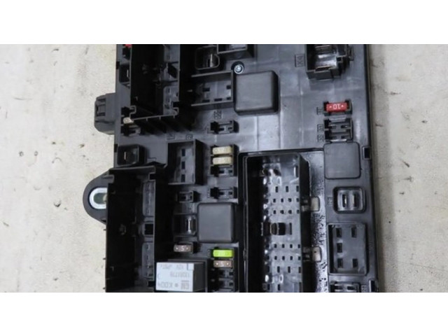   Pojistková skříňka 13368651   Opel Zafira C 2013