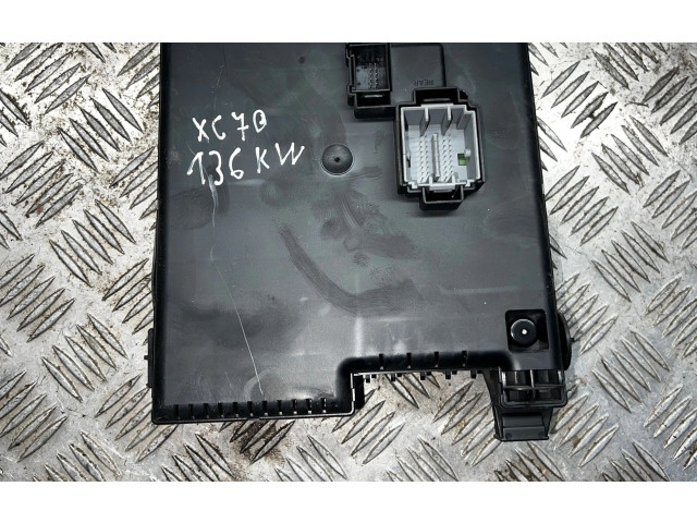   Pojistková skříňka 30728512, 28017881   Volvo XC70 2006