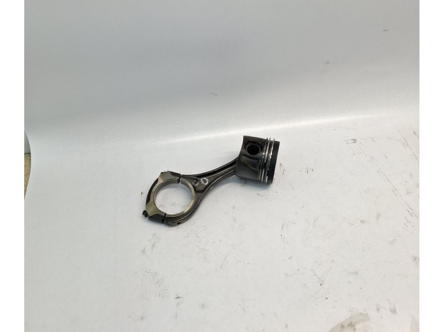 Píst A6420305220   Mercedes-Benz E W212    OM 642.836 
