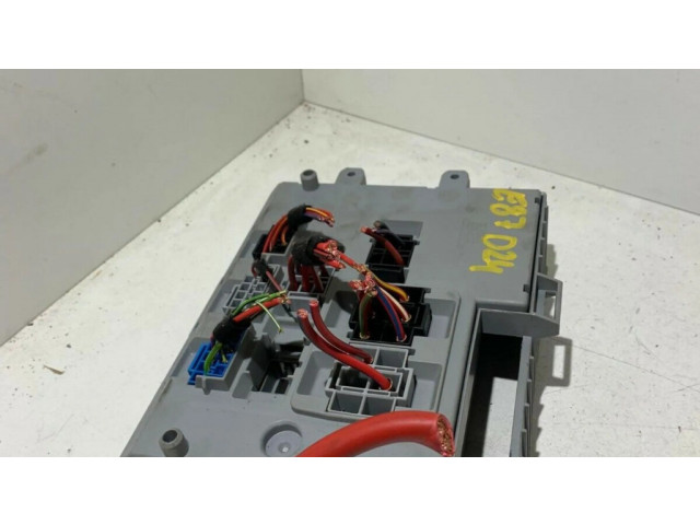 Блок предохранителей 6906607   BMW 1 E81 E87    