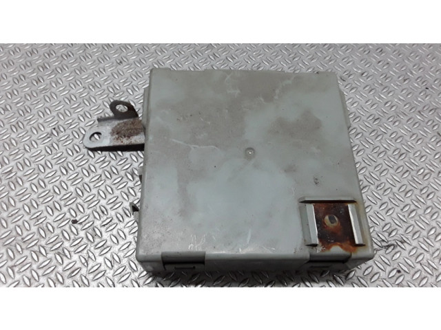 Блок управления 8923050040   Lexus LS 400