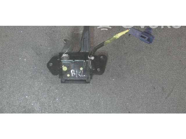 Zámek zadních dveří 693500D041   Toyota Yaris 2008