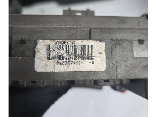 Блок предохранителей 8200371614, 318056117   Renault Espace -  Grand espace IV    