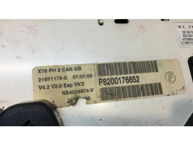 Přístrojová deska  Renault Kangoo I 2003 P8200176652  