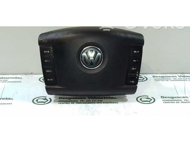 Подушка безопасности водителя 7L6880201EB   Volkswagen Touareg I