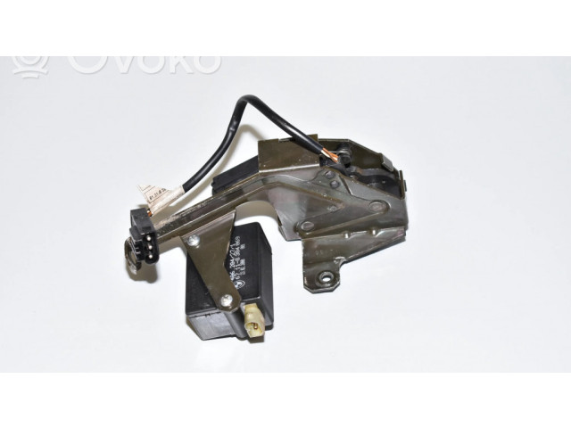 замок багажника 8384069, 8238469    BMW 5 E39 1996-2003 года