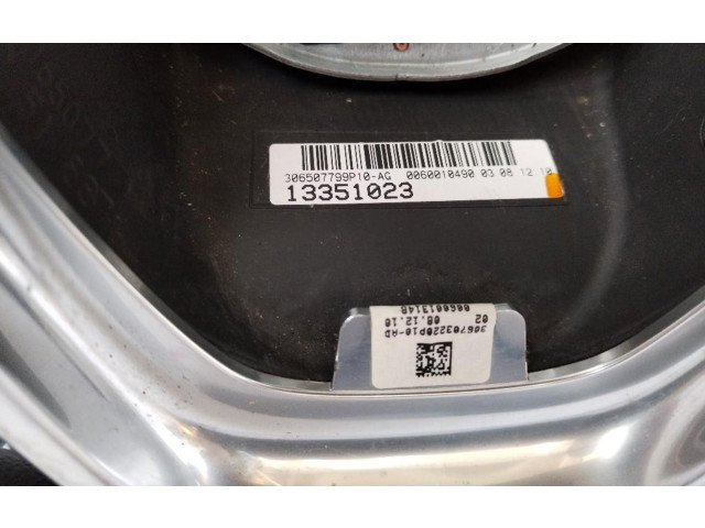 Volant Opel Meriva B 2010 13351023, 13351023  