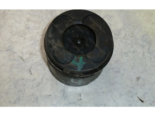Píst 11252249992   BMW 7 E38    M67 